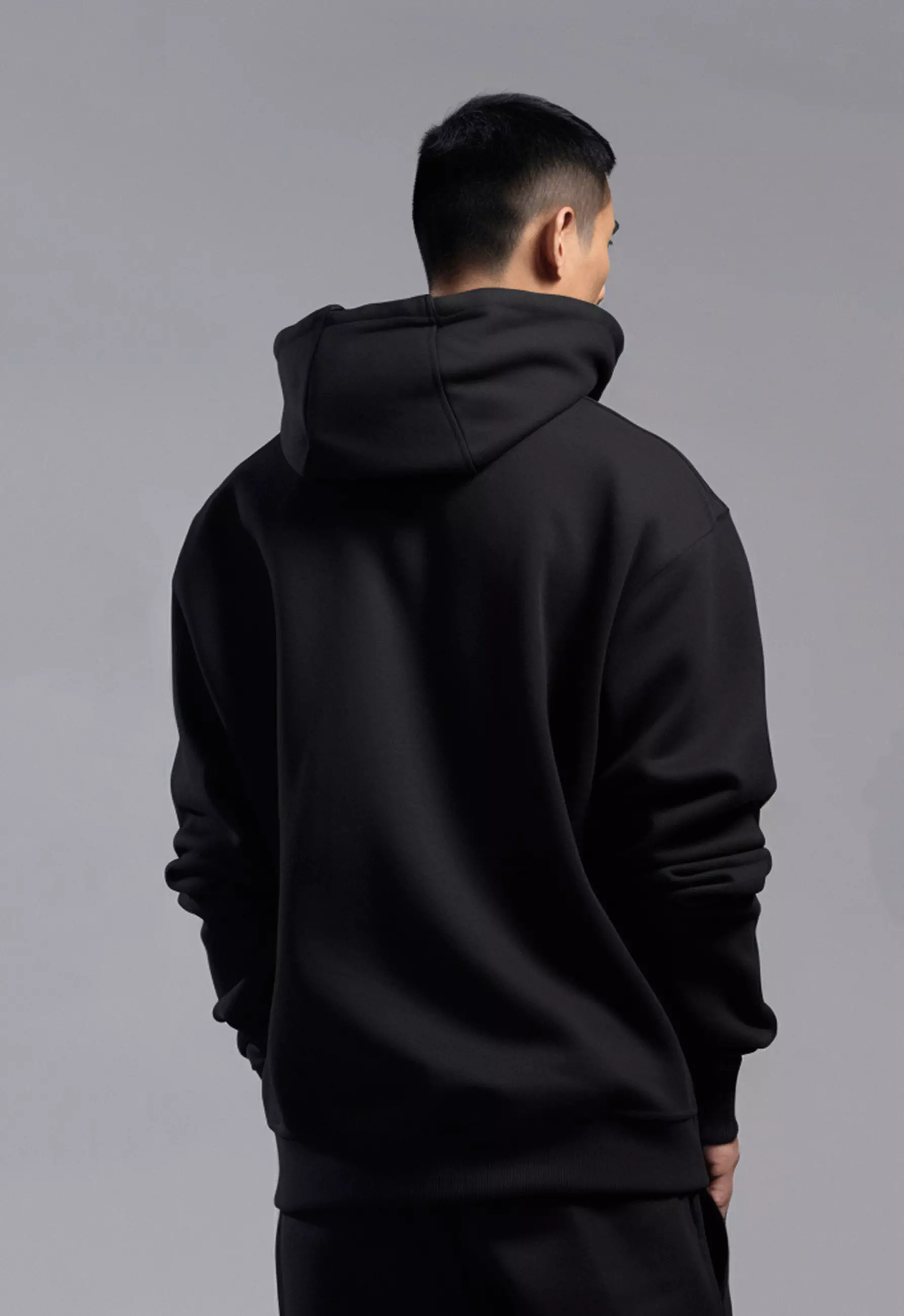 MO010Y Men Hoodie Katakana invrt blk