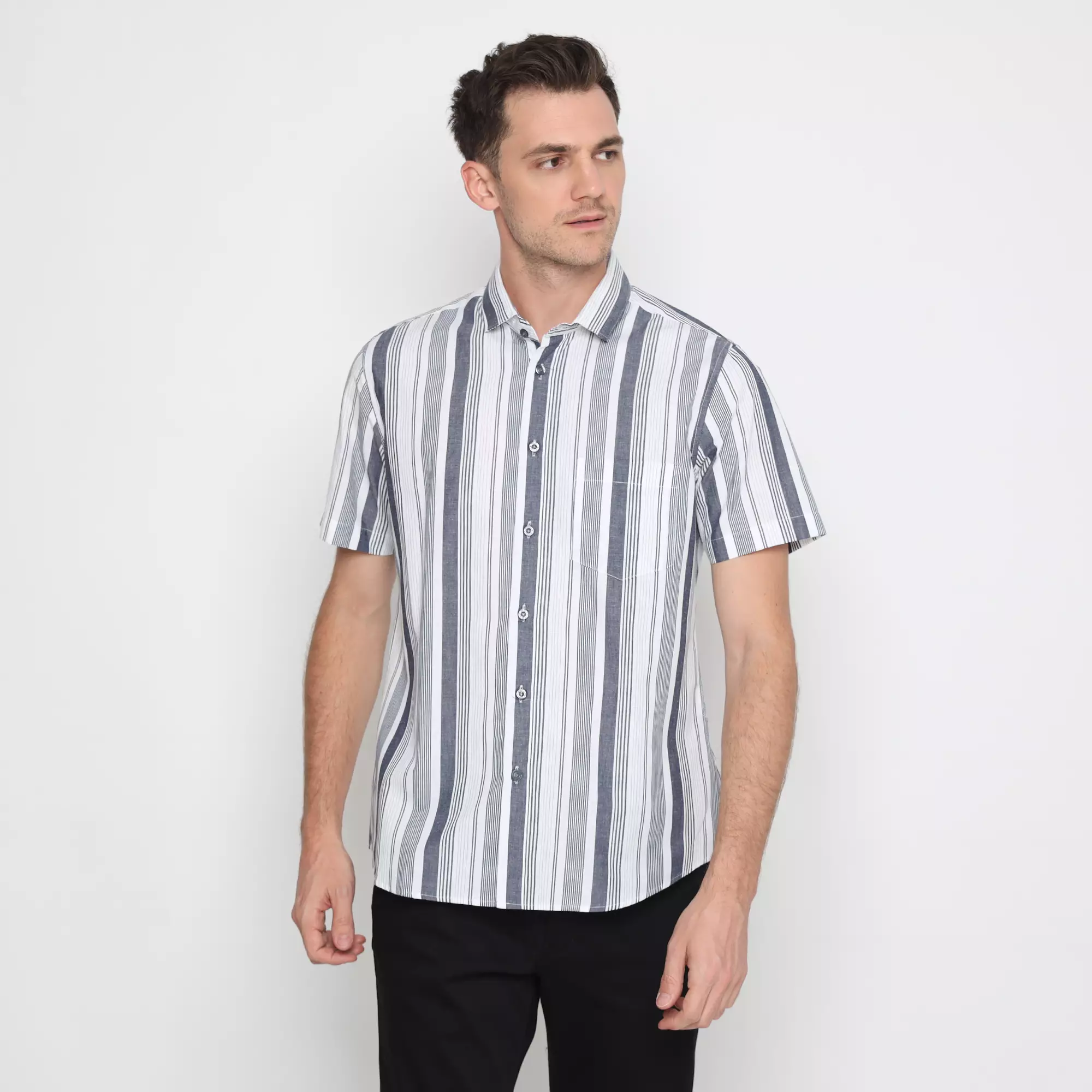 Platini Kemeja Motif Salur Pria Lengan Pendek Katun Abu 73410