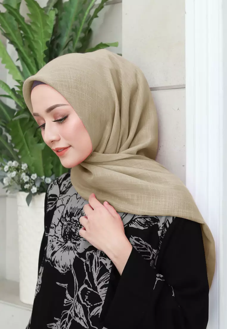 Linenna Scarf | Hijab Segiempat Linen Bamboo - Amber Gold