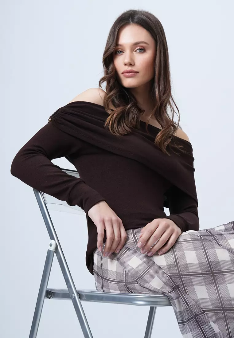 Madonna Collar Shoulder Accessory Detailed Knitted Top