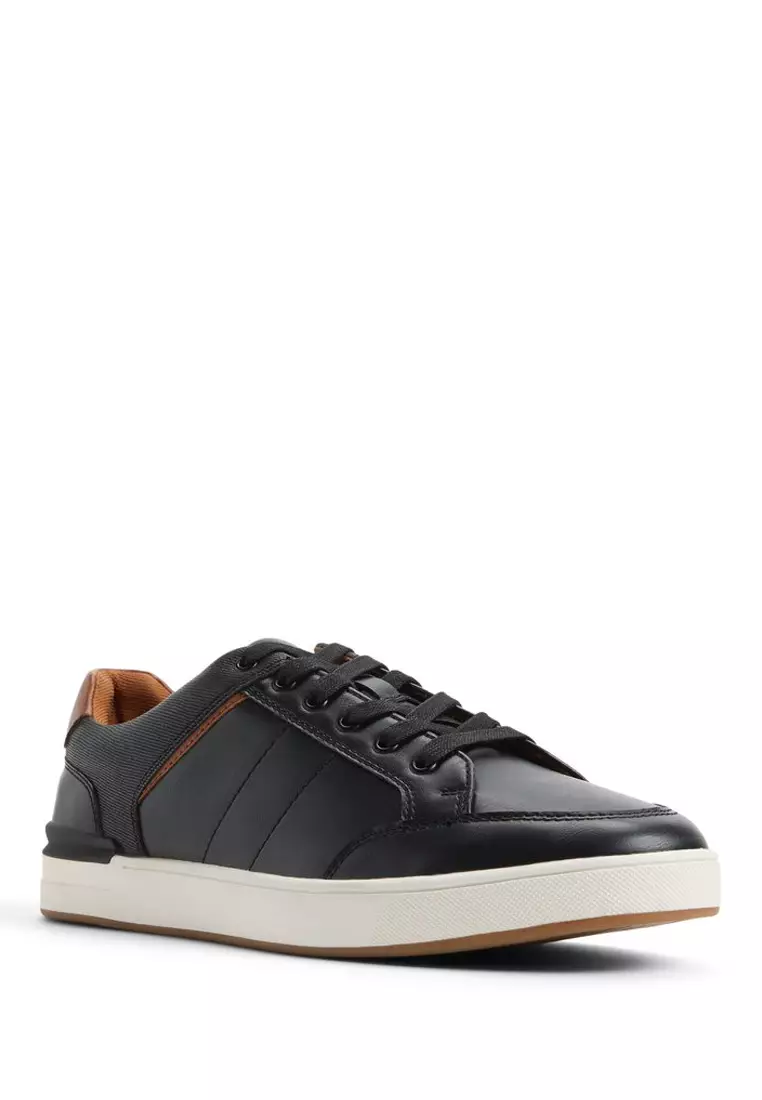 Adams Sneakers