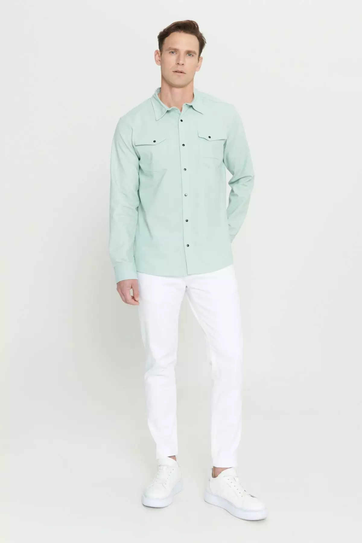 Slim Fit Buttoned Shirt