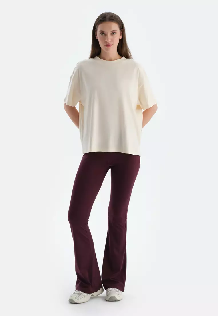 Off White T-Shirt, Crew Neck, Oversize, Short Sleeve Activewear for Women