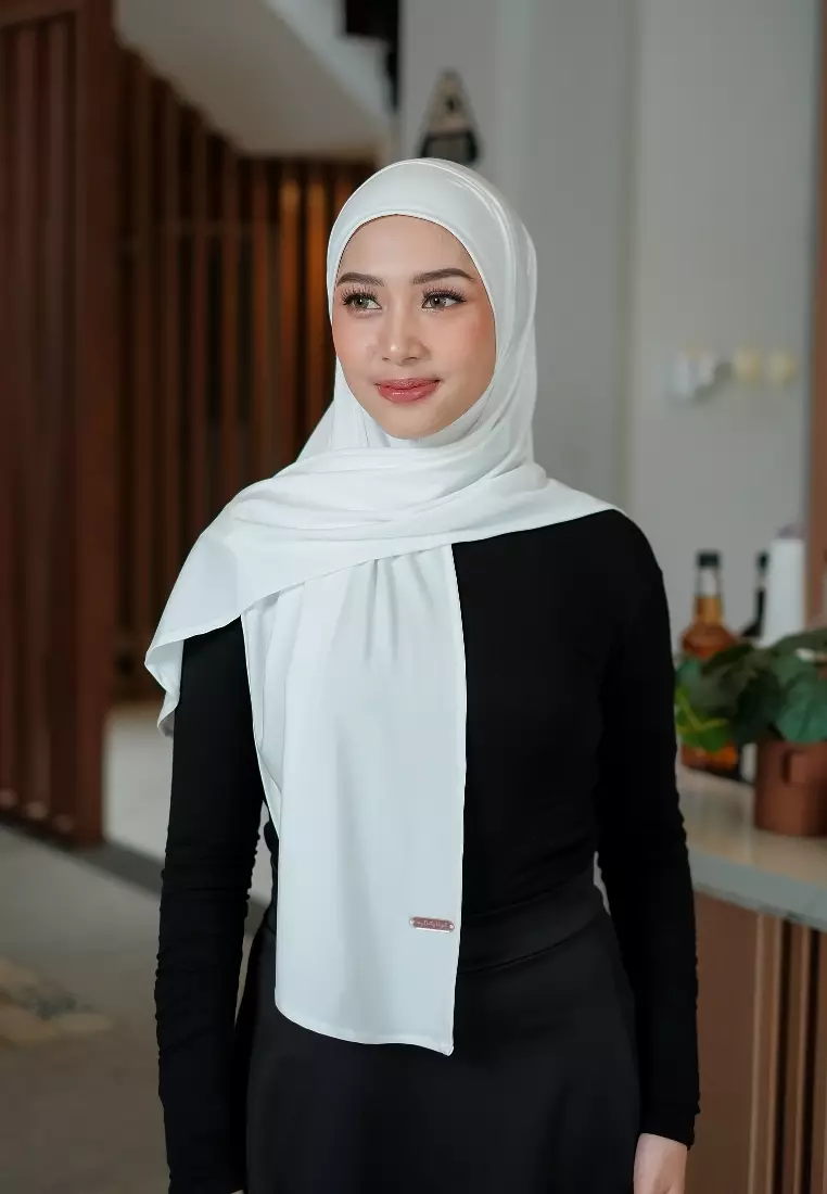 Segitiga Instan Oval Kania White 