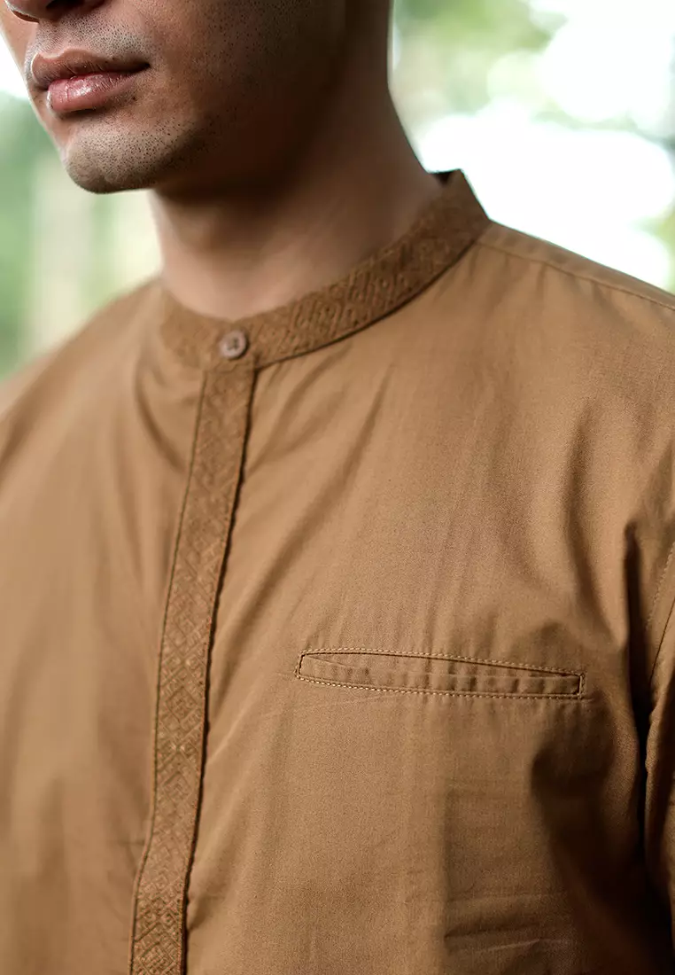 OXCON Kemeja Tangan Panjang koko bordir embrodiery collarless shirt Caramel