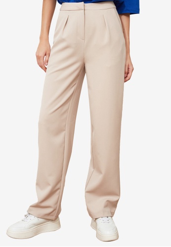 Trendyol beige Straight Cut Pleated Trousers 2DCE6AA5574AA4GS_1