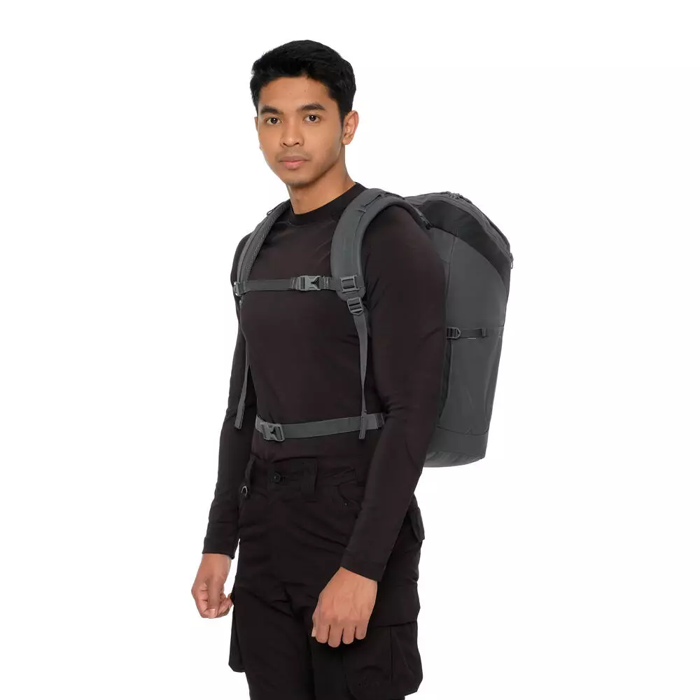 Eiger Rockmaster 25 Carrier
