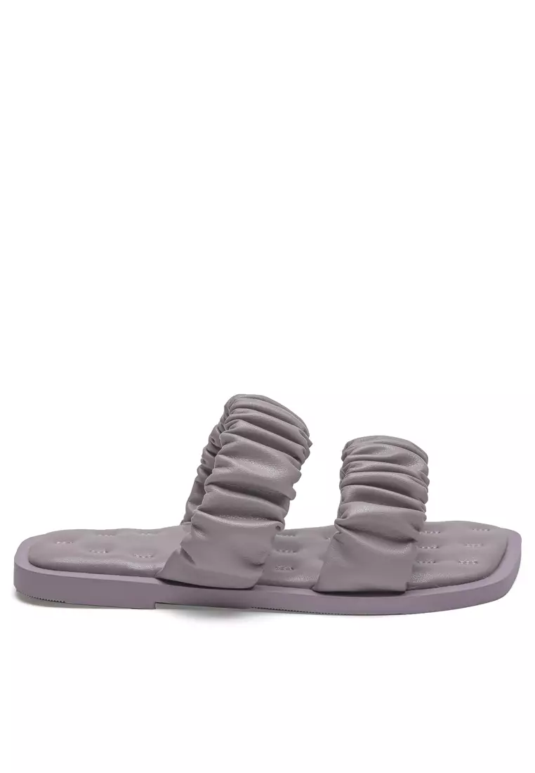 Discount on Twenty Eight Shoes  shoes - SKU: Double Pleated Straps Flat Sandals Ps2263-91