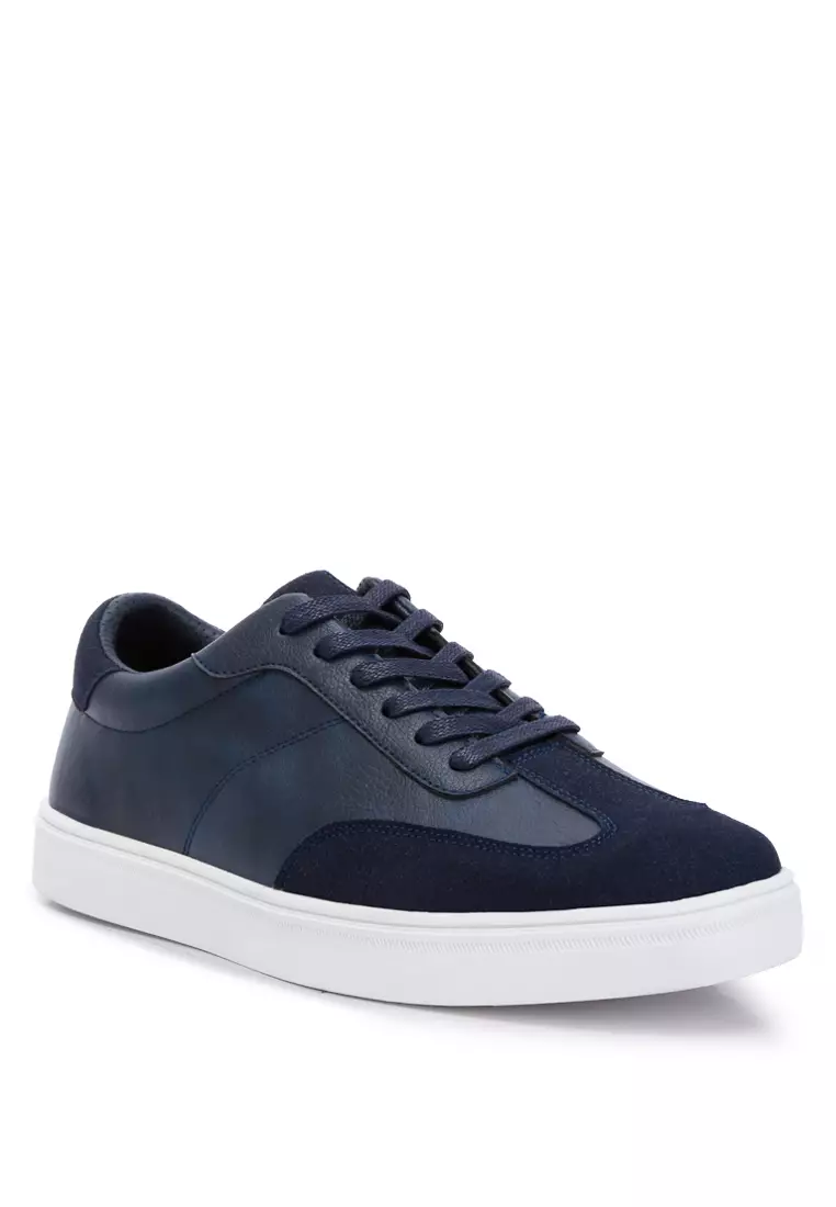 Contrasting Sole Men's Sneakers in Navy
