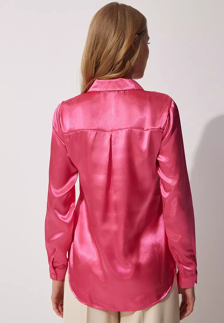 Slightly Flowing Satin Shirt