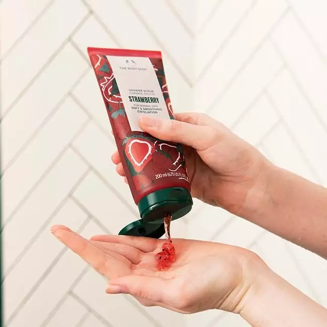 Strawberry Shower Scrub 200Ml