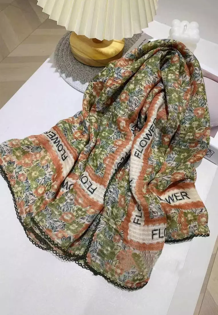 Aksesoris Wanita Floral Print Crochet Hem Square Scarf Syal Wanita Floral Green & Multi