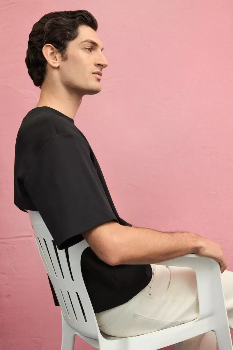Loose Fit Boxy-style T-shirt