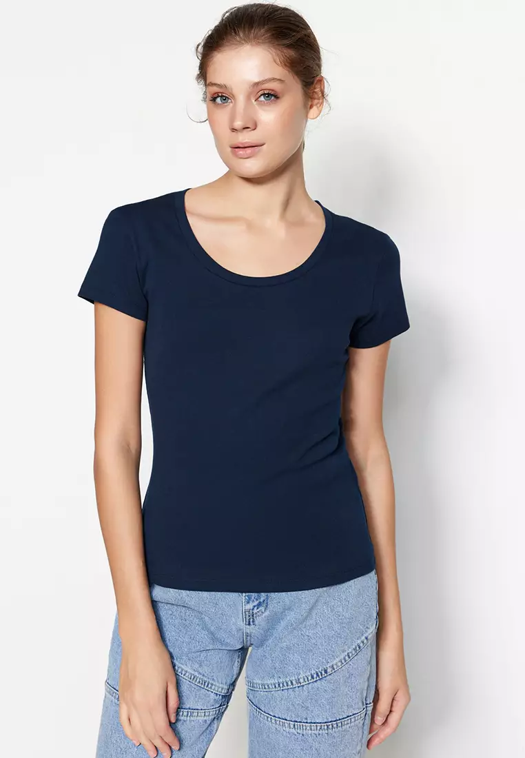 fitted scoop neck tee