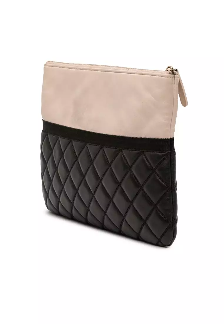 Pre-Loved Chanel Medium Quilted Lambskin And Calfskin Pearl O Case Clutch