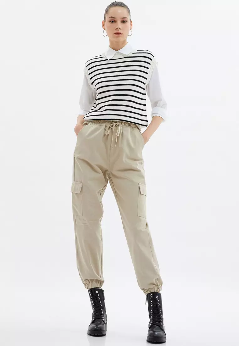 Cropped Cargo Joggers