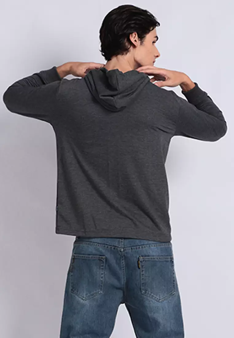 T-Shirt Lengan Panjang Dengan Hoodie 2047J04