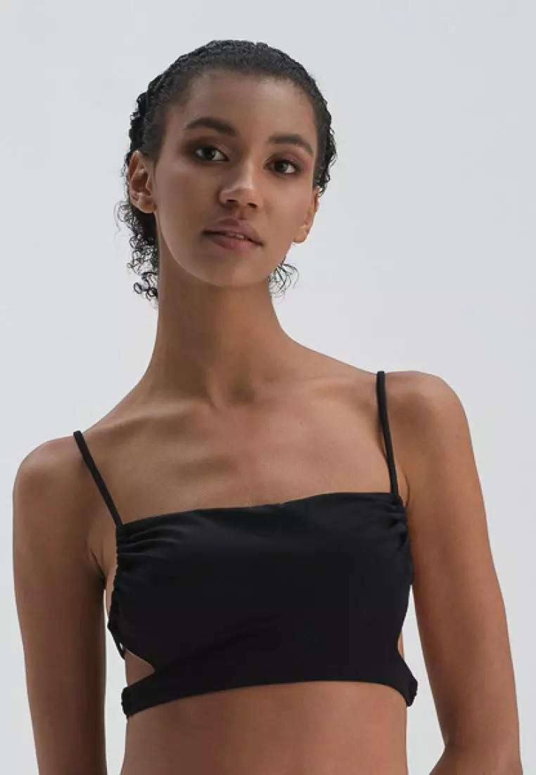 Bikini top with clearance removable padding