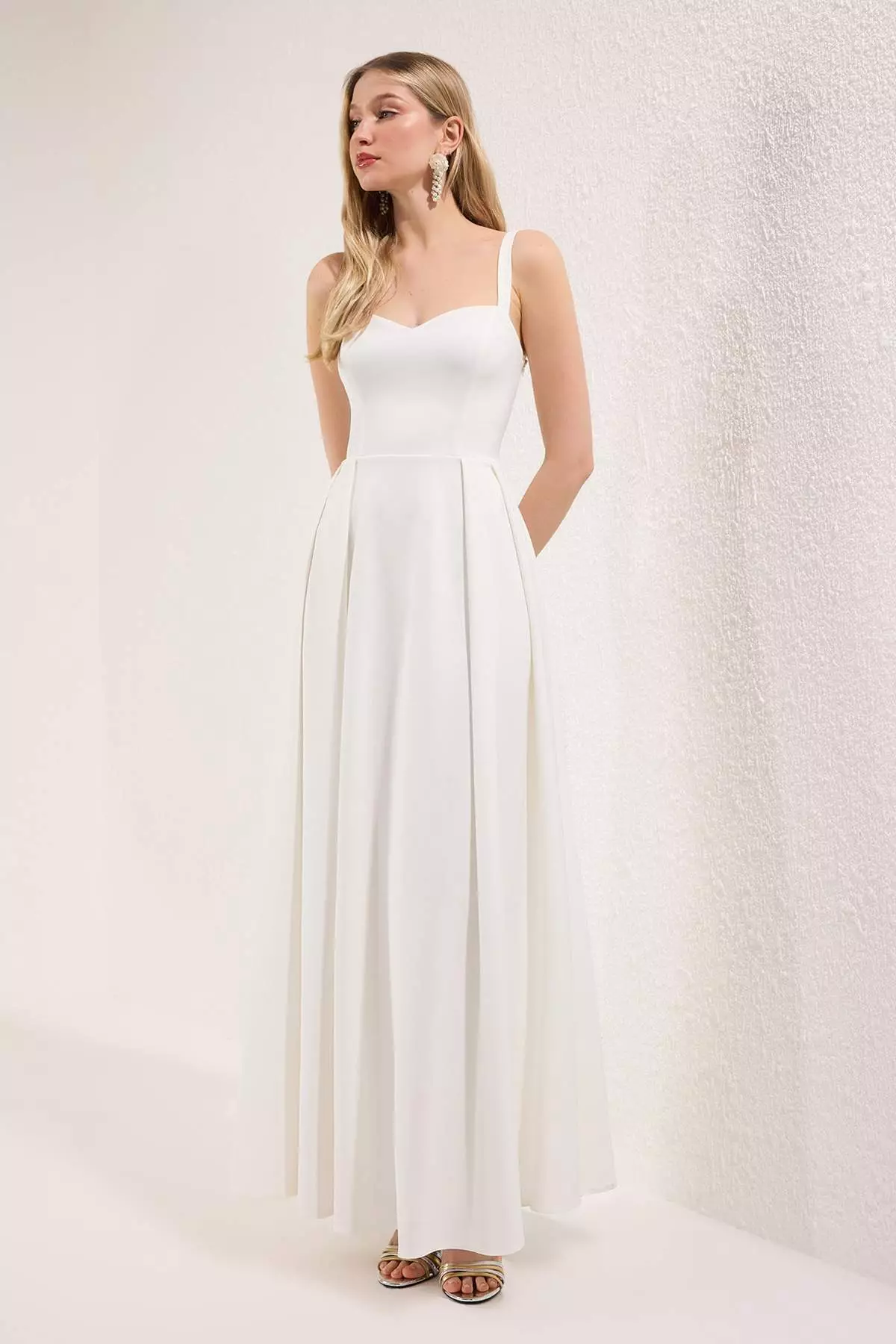 White A-Line Back Bow Detailed Woven Long Elegant Evening Dress & Graduation Dress TPRSS25AE00020