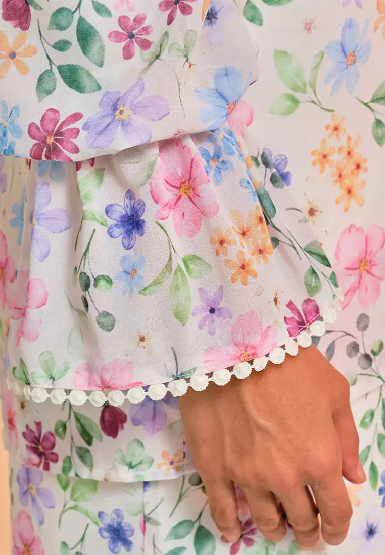 Fajar Blouse & Skirt - Cream Garden