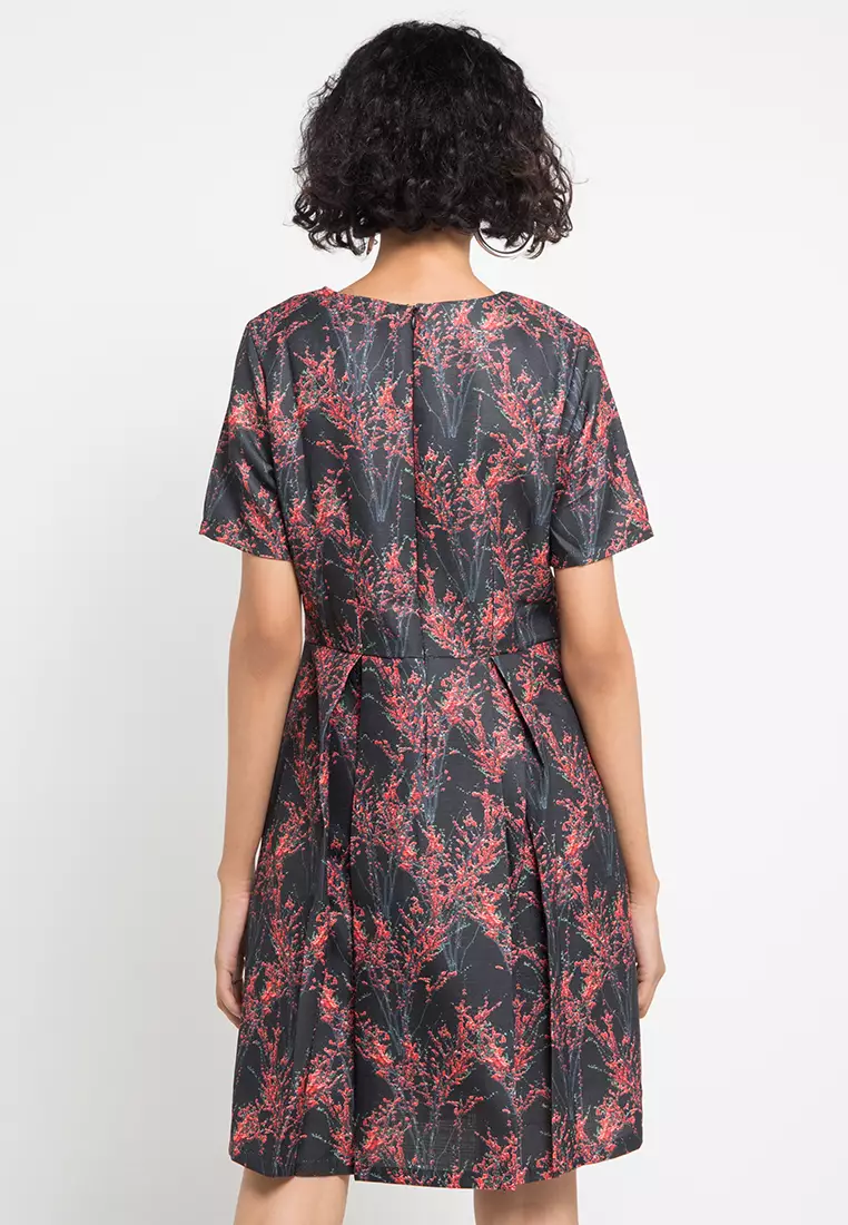 Jan Dress In Black Red Floral