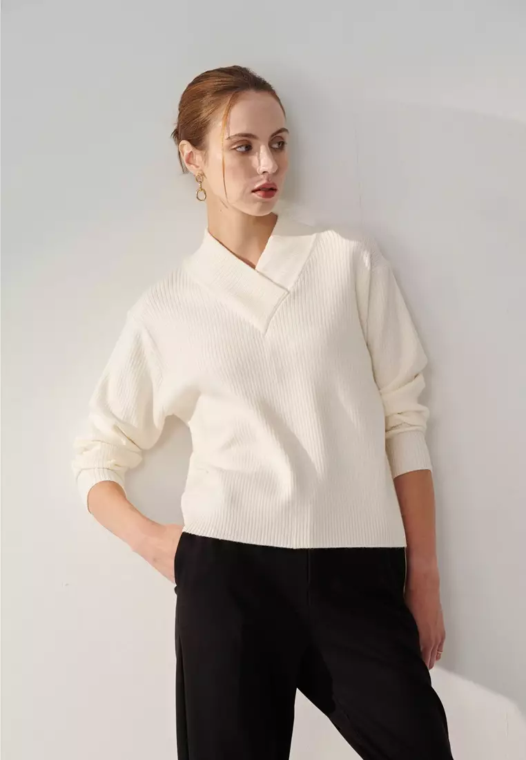 White Styled V-neck Sweater