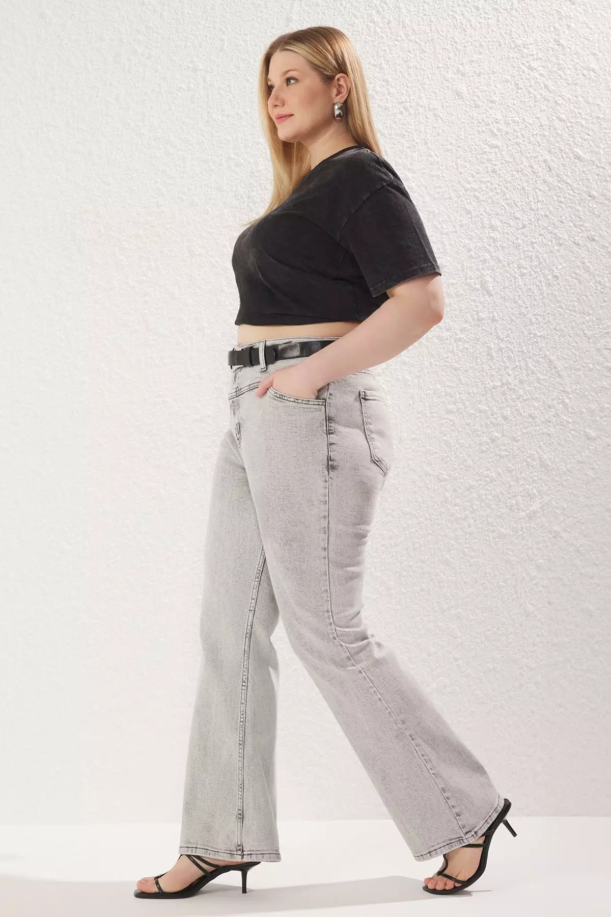 Trendyol Woman Fitted Bodycon Crew Neck Woven Bodysuit