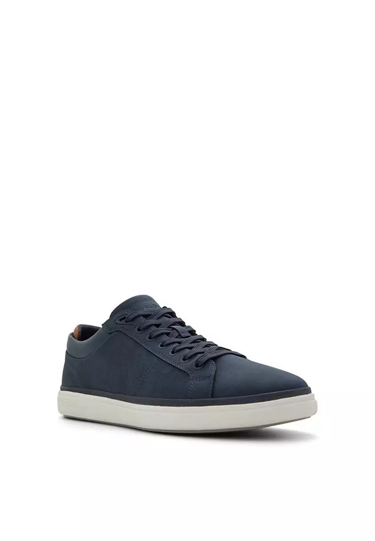 Finespec Sneakers