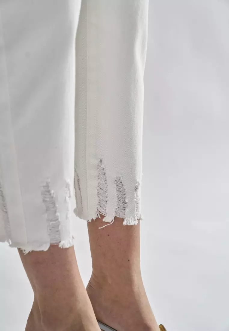 Cropped Distressed Jeans