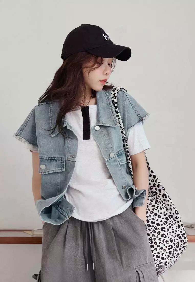 Contrast Color Half-Placket Short Sleeve Top with Heart Print [AB20523]