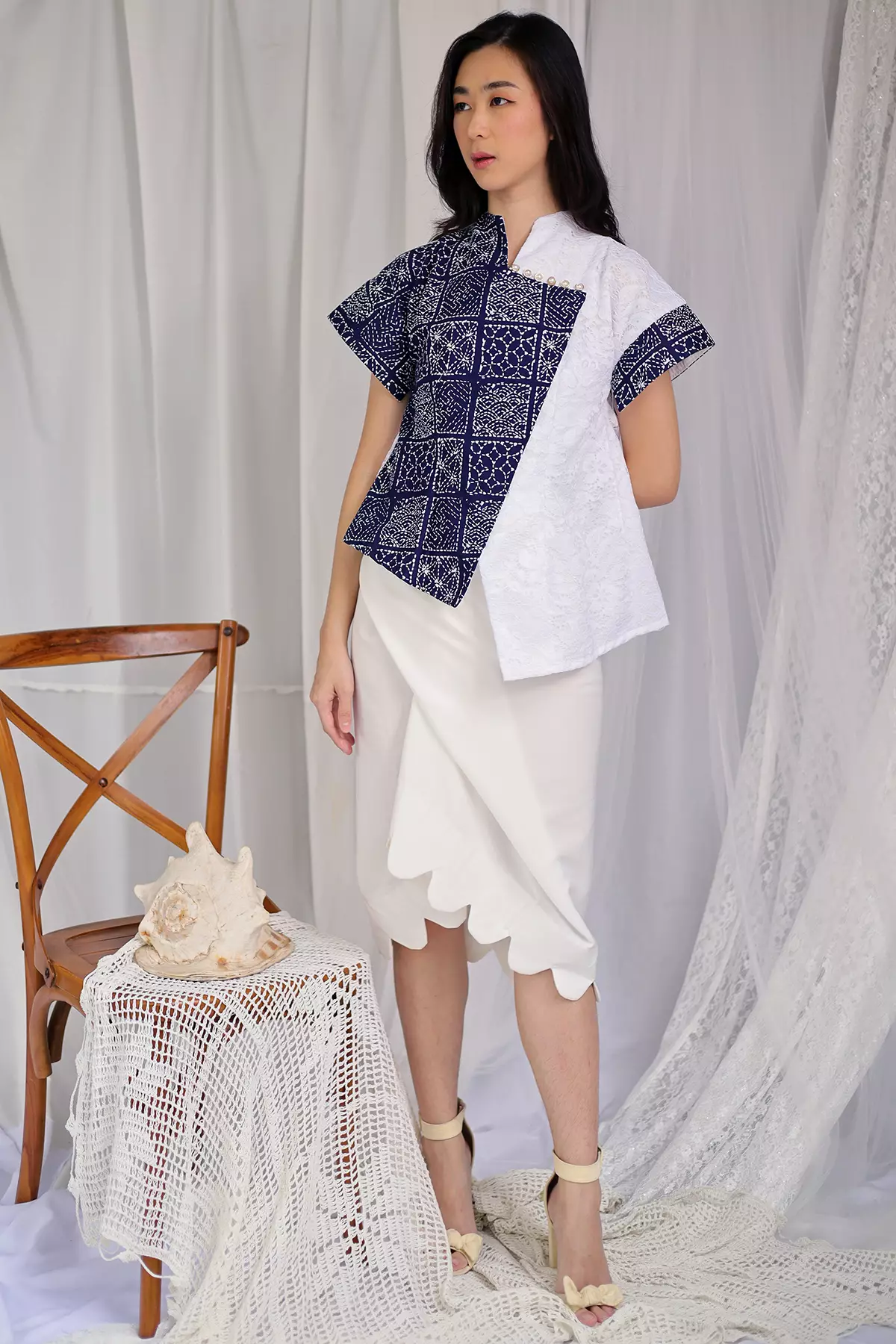 Sundari Scallop Putih Sarong Rok Lilit Batik