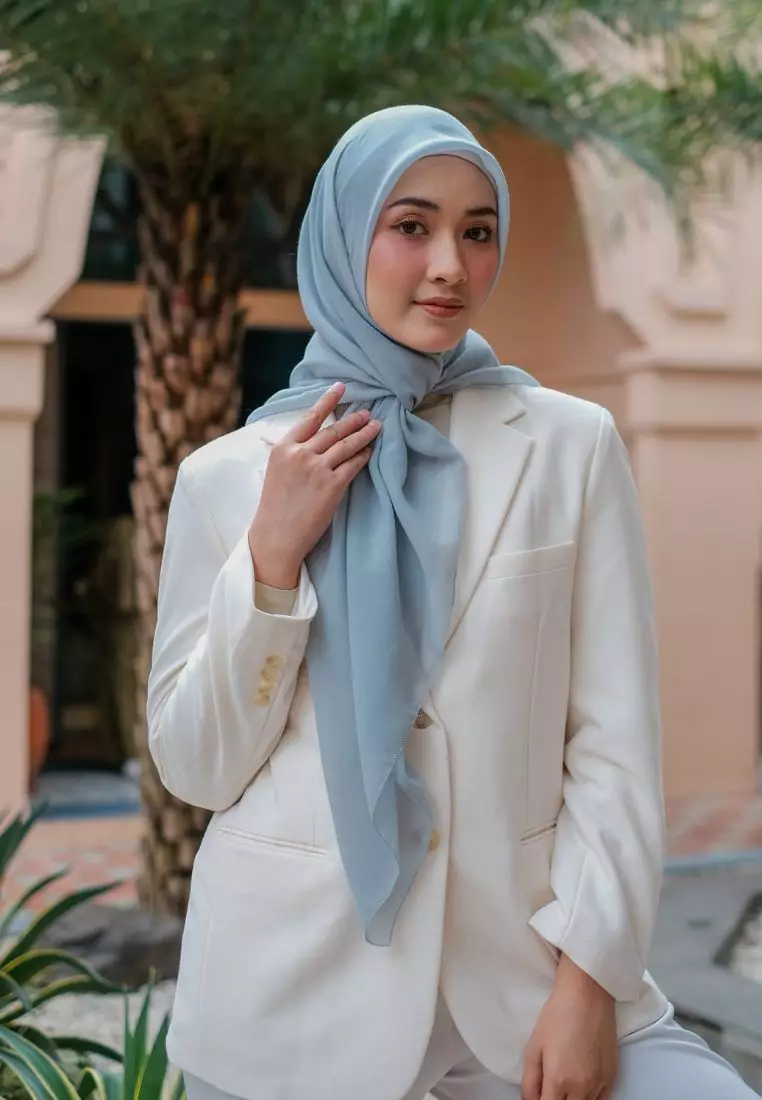 Hijab Segi Empat Voal Anabela Eyelash Dusty Blue