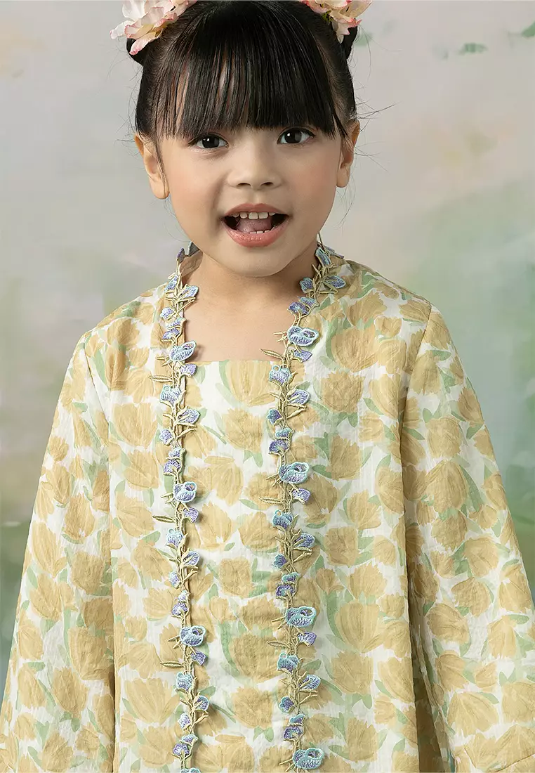 Bella Kebaya with skirt Set