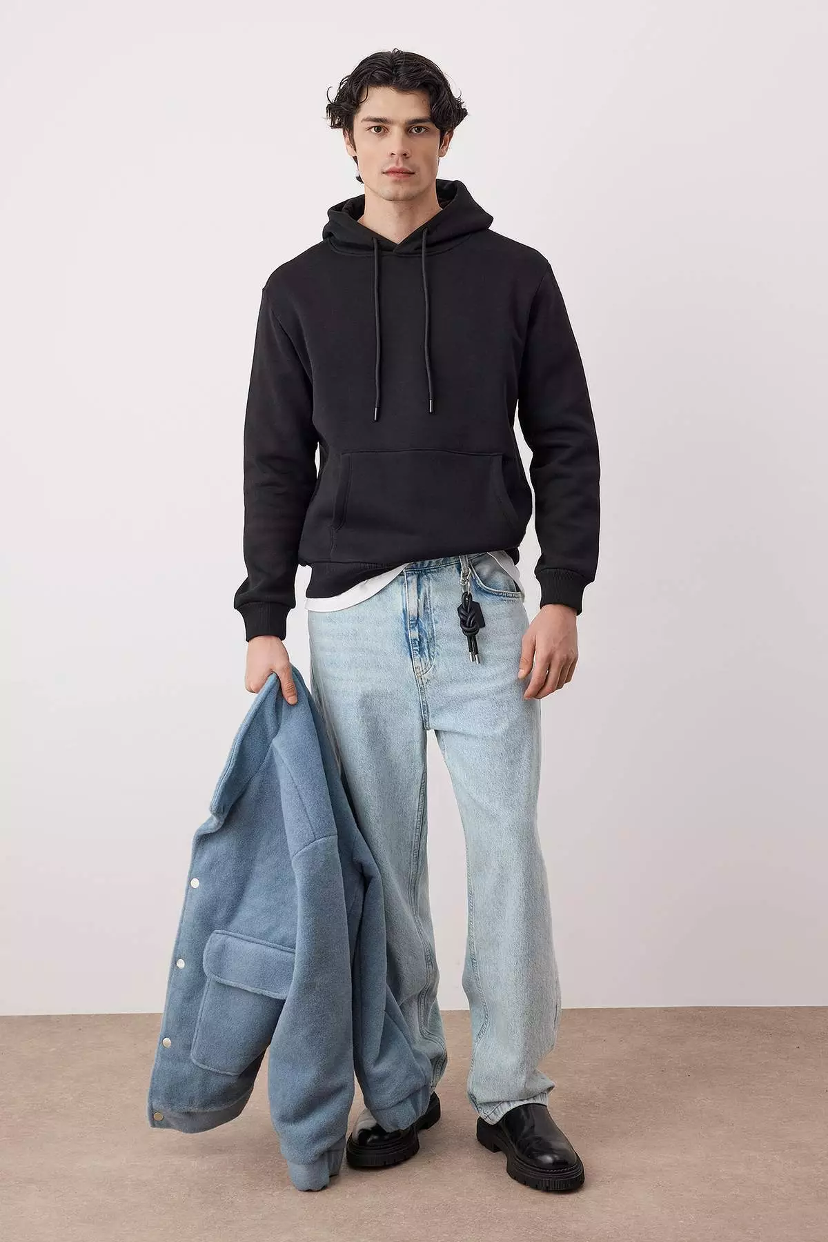 Black Regular Cut Hooded Thick Sweatshirt With Polar Fleece Inside