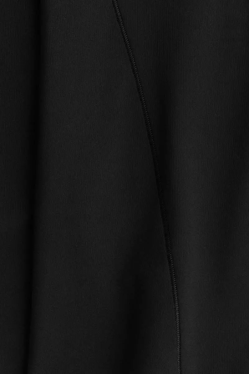 Sports top with DryMove™