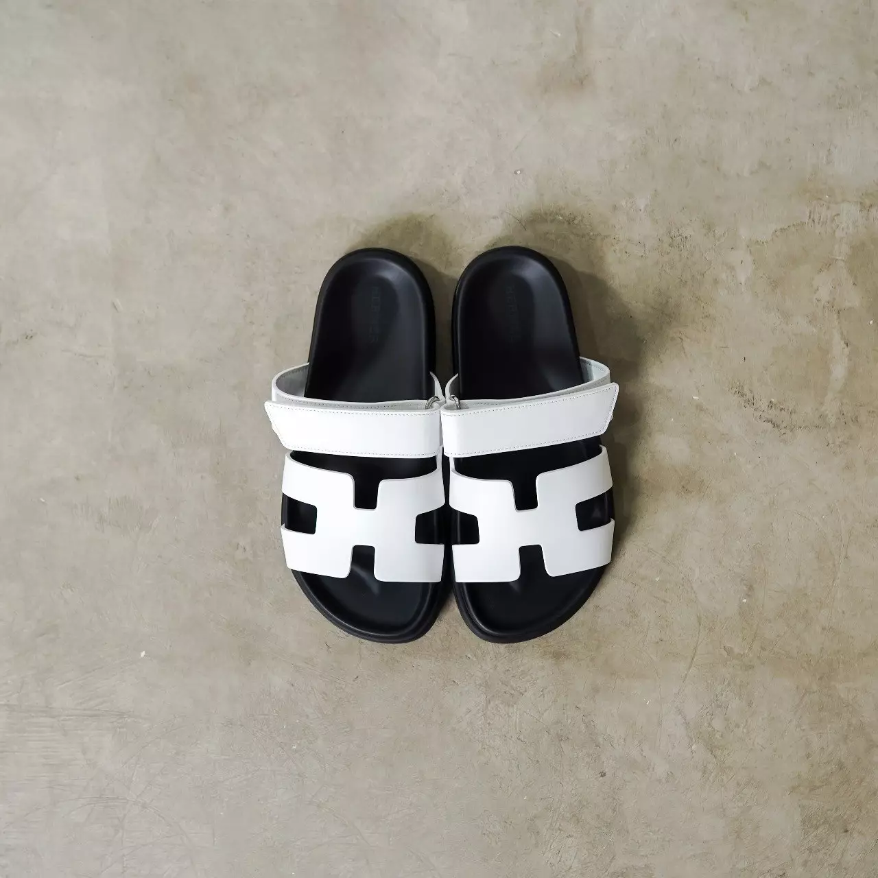 Sandal HERMES CHYPRE WHITE SANDAL 100% ORIGINAL