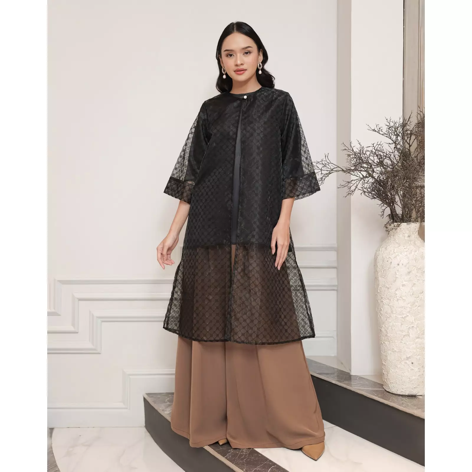 Geulis.id RAZIQA OUTER - Black