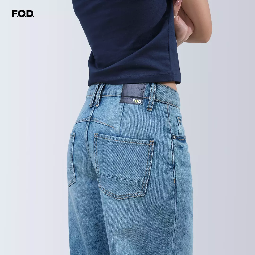 Celana Loose Jeans Wanita Gizca Light Blue