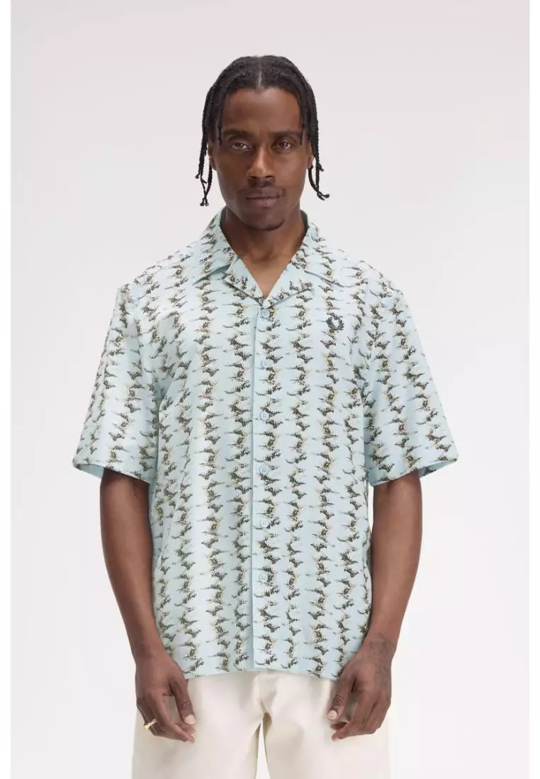 Fred Perry M9899 Abstract Print Revere Collar (Light Smoke)