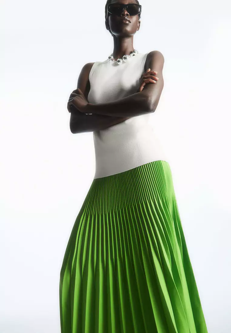 Green pleated maxi shop skirt for sale