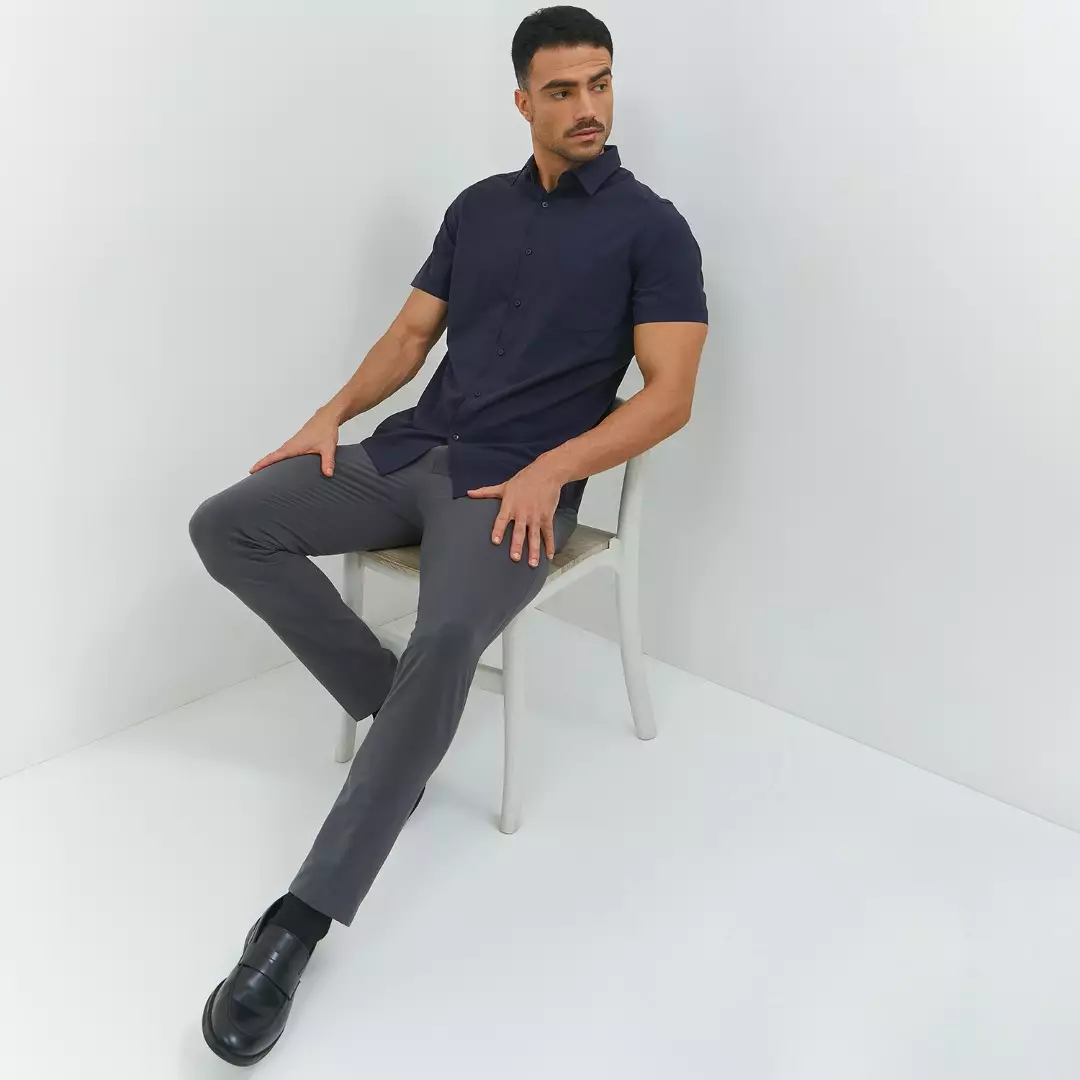Jobb Hingham Kemeja Pria Lengan Pendek Slim Fit Navy Colour Navy