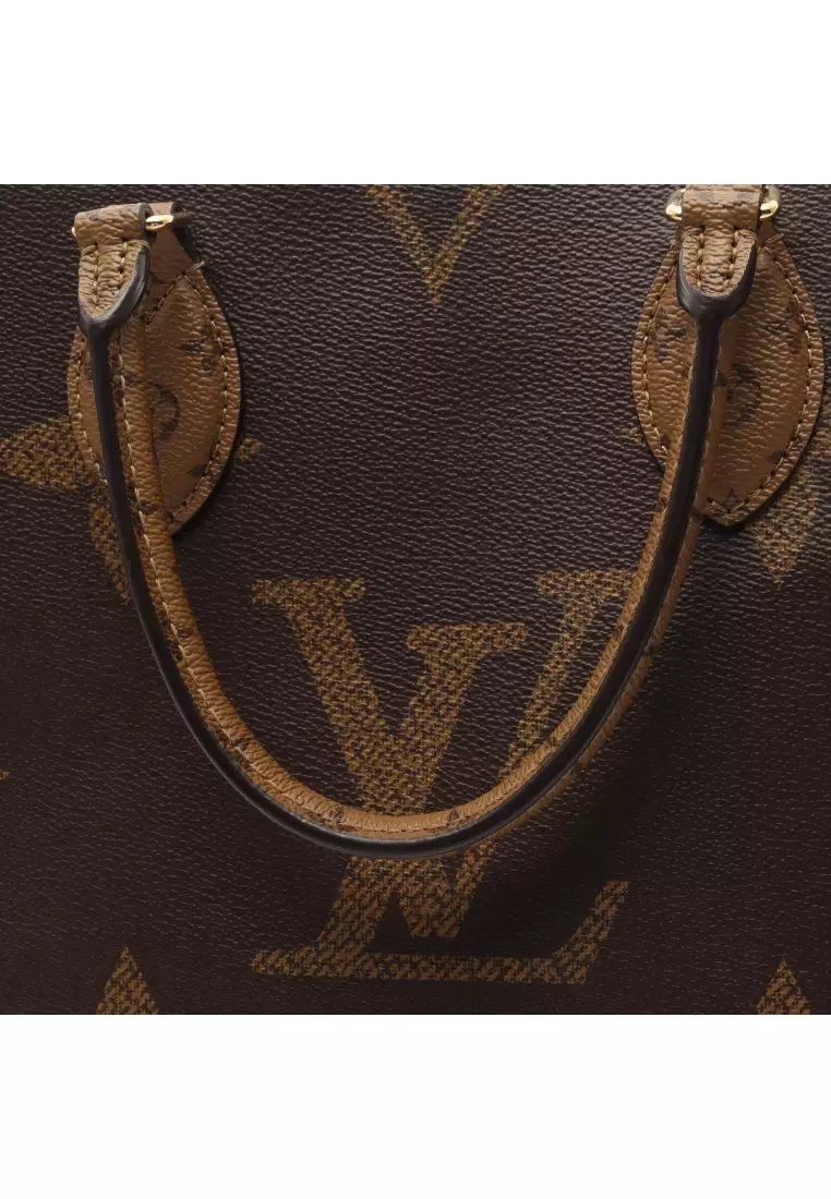 Louis Vuitton Monogram Giant Reverse On The Go MM 2WAY Bag