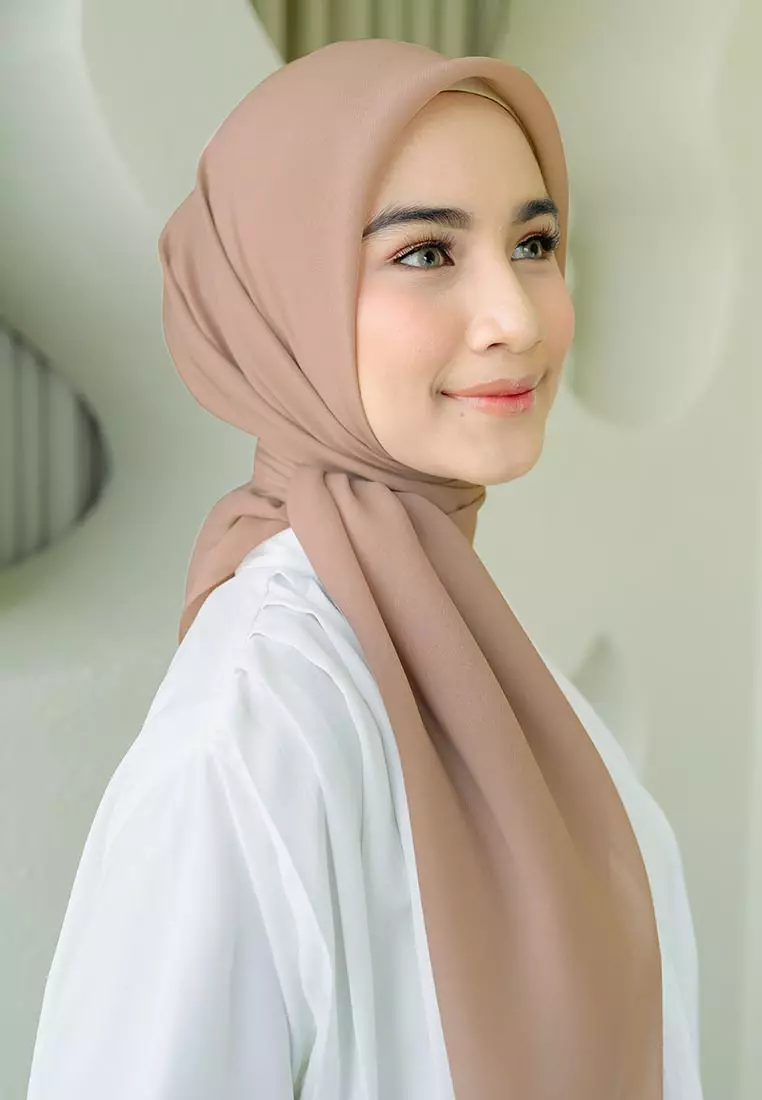 Polly Cotton (Hijab Segiempat Bella Square) Chocolate