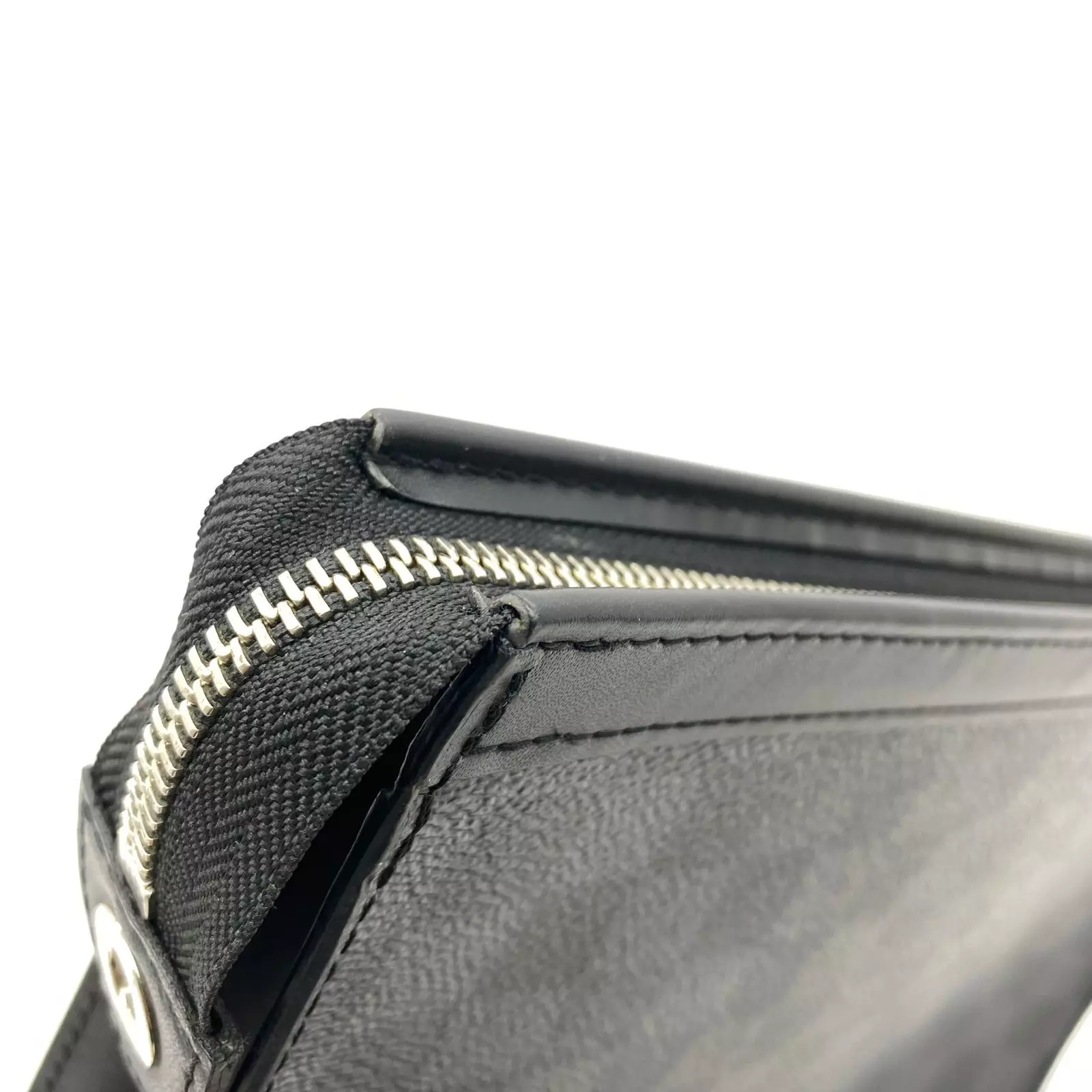 Pre-loved Louis Vuitton Voyage Damier Graphite SHW