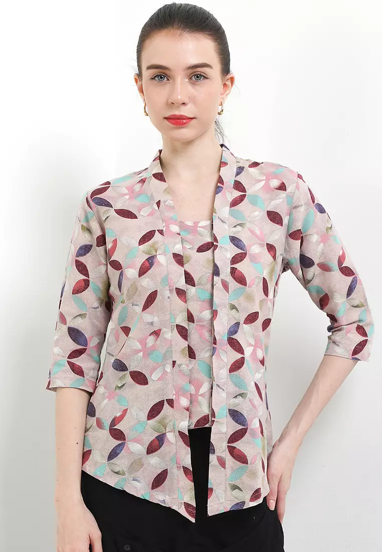 Kebaya Kutu Baru 3/4-length Sleeves