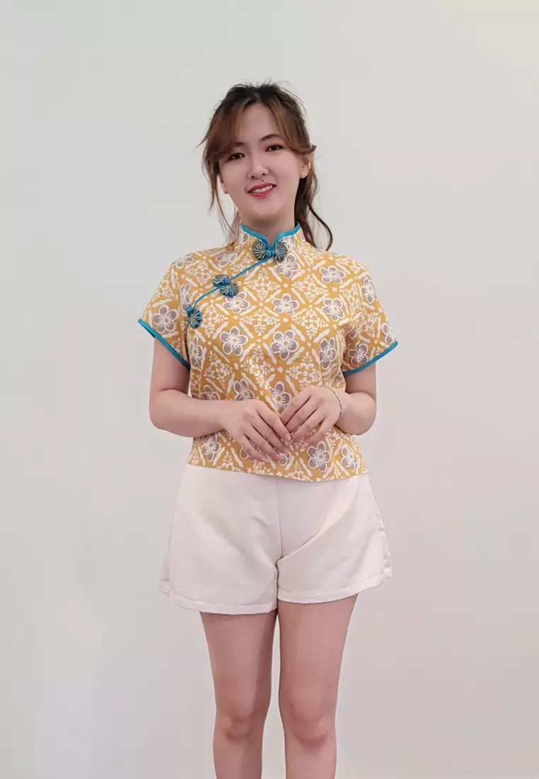 Ivory Cheongsam Top in Gold Stamped Batik