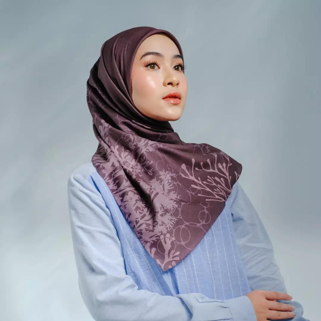 KARIBIA Coffee Quartz - Kerudung Hijab Segiempat Motif With Pouch Ziplock - Bahan Poly Fine - Ukuran 110x110