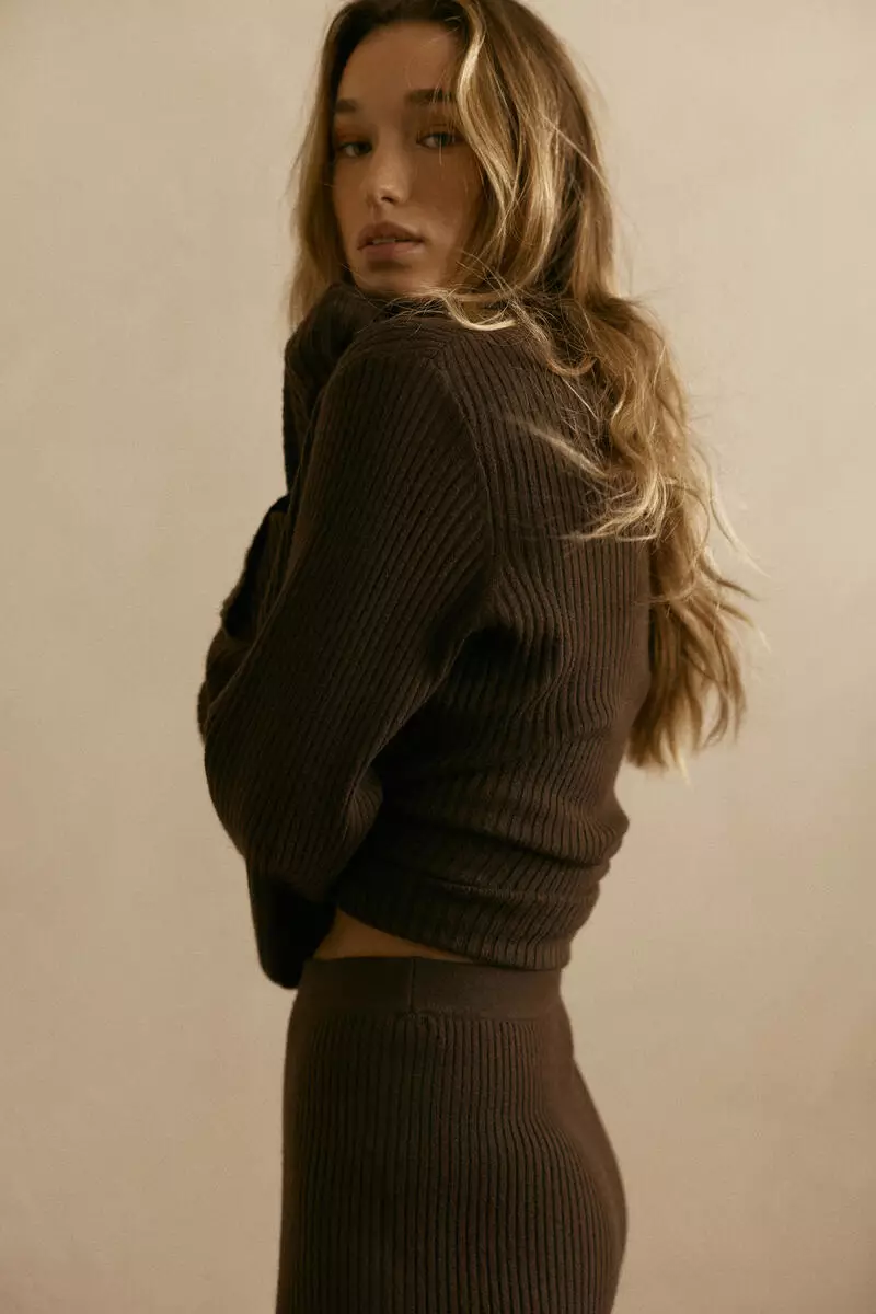 Wide rib-knit trousers