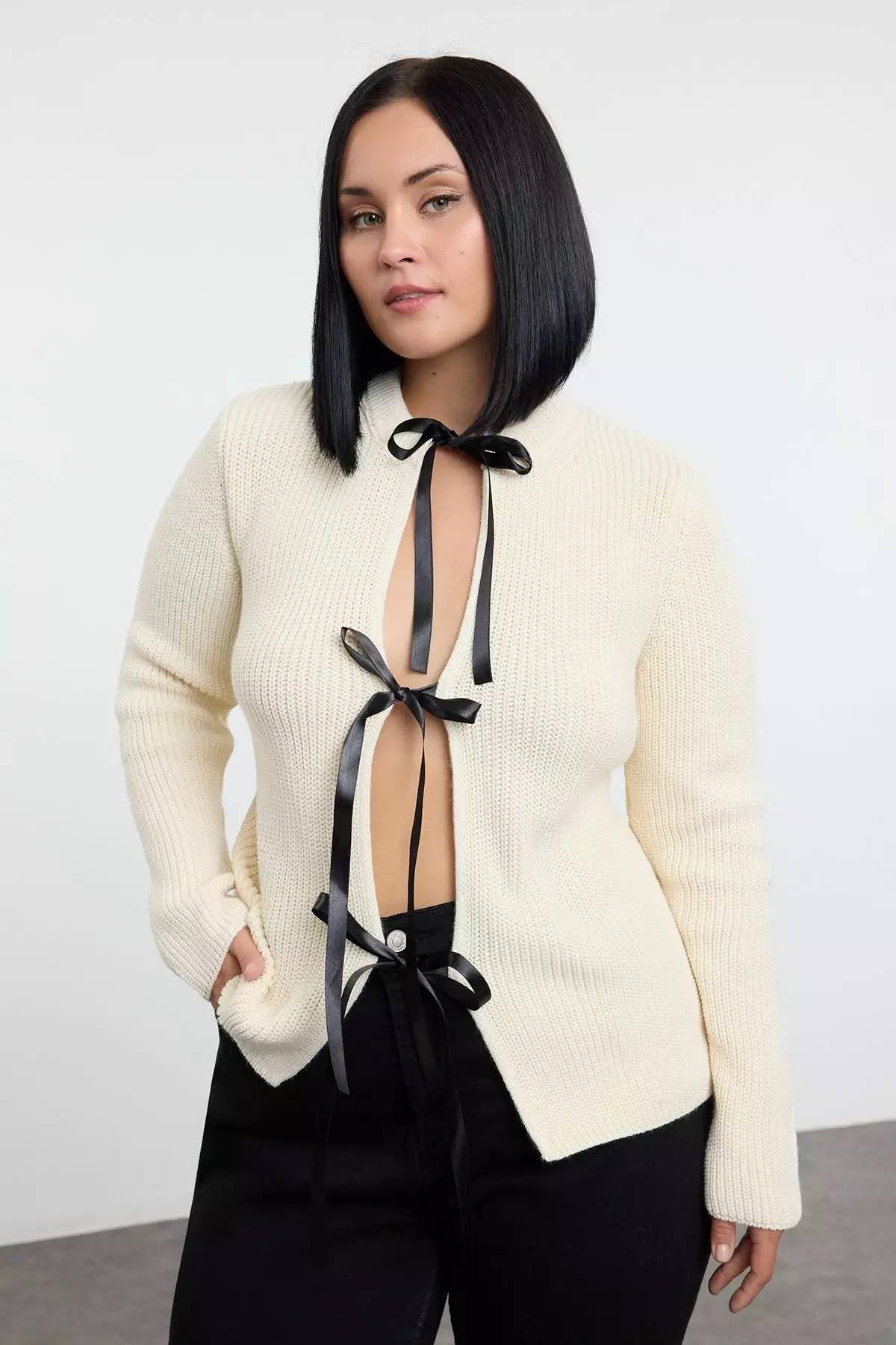 Stone Crew Neck Ribbon Tied Crop Knitwear Cardigan Tbbaw25Av00021