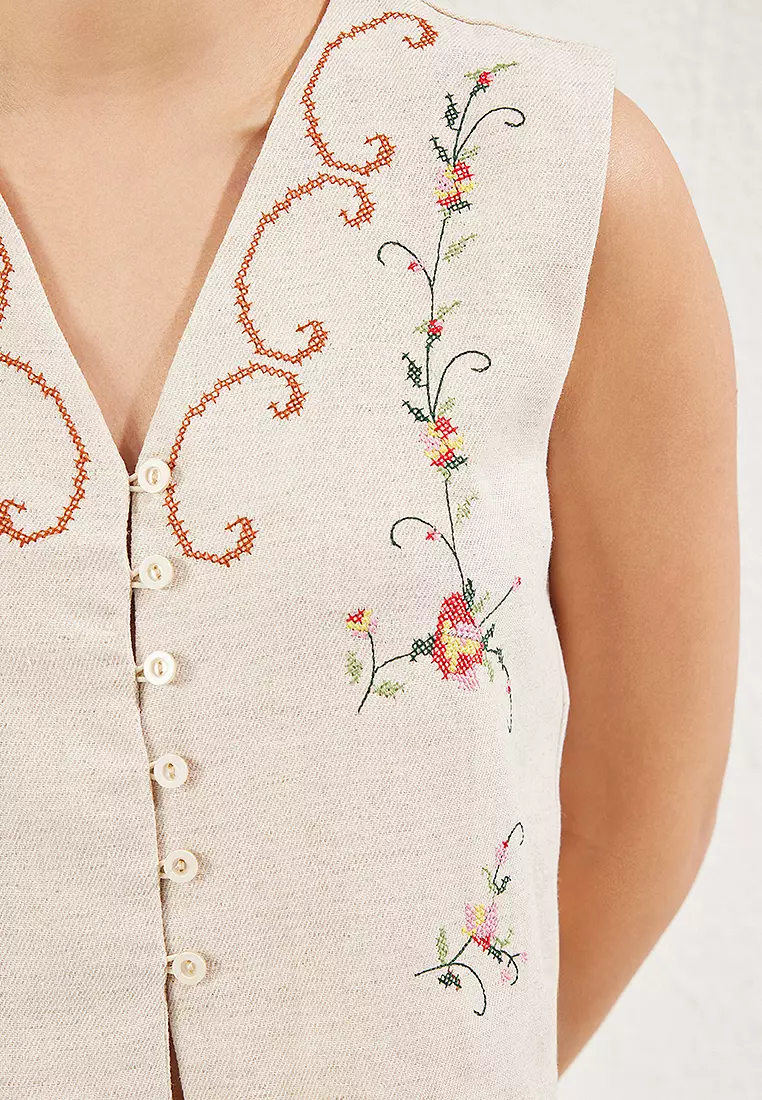 Beige Regular Embroidery Detailed Woven Vest